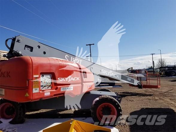 SkyJack SJ82T Nacele cu brat telescopic