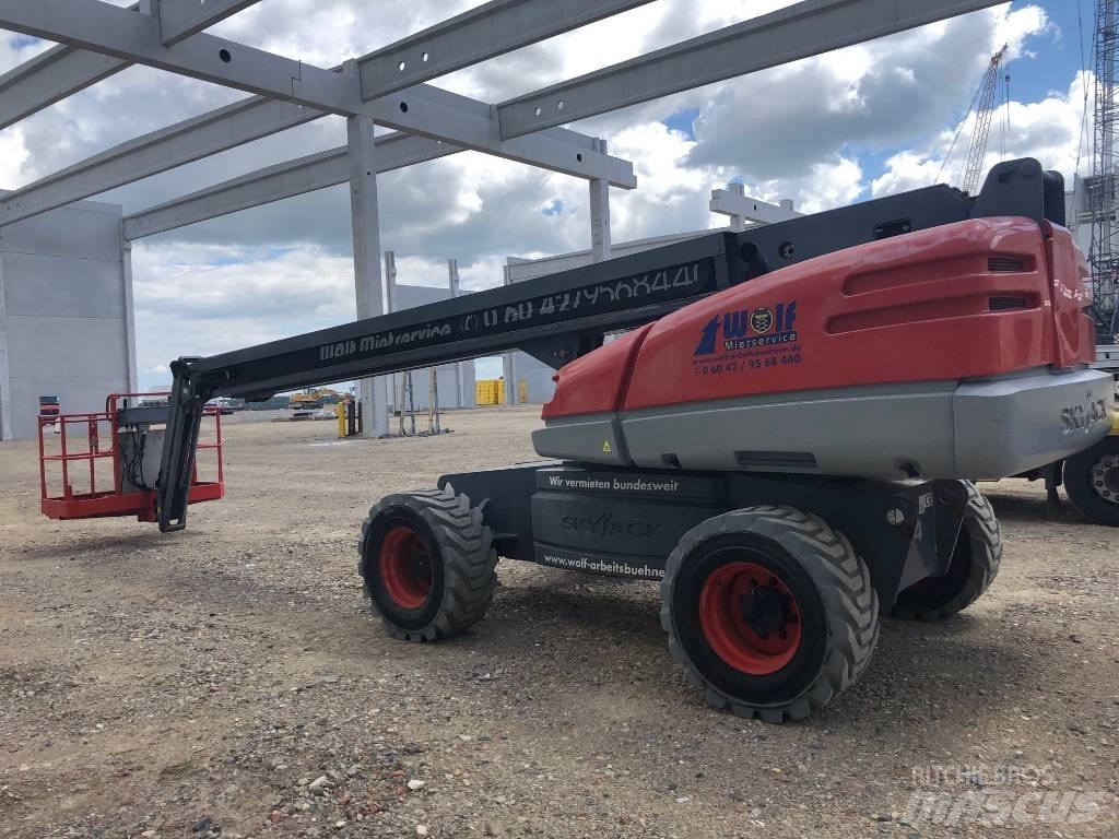 SkyJack SJ 66 T Nacele cu brat articulat