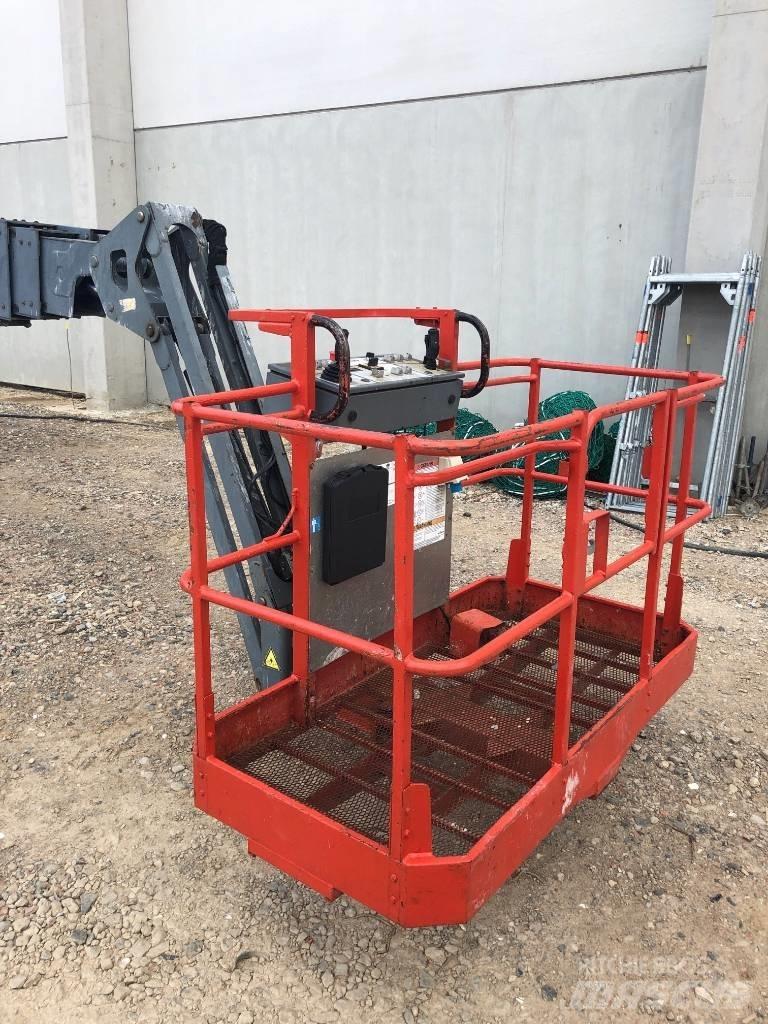 SkyJack SJ 66 T Nacele cu brat articulat