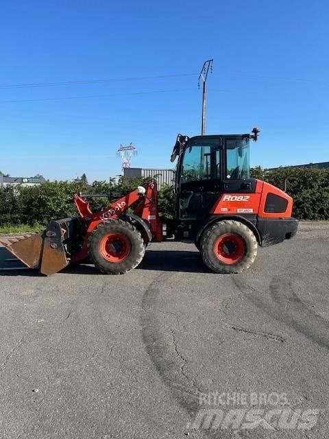 Kubota R 082 Incarcator pe pneuri