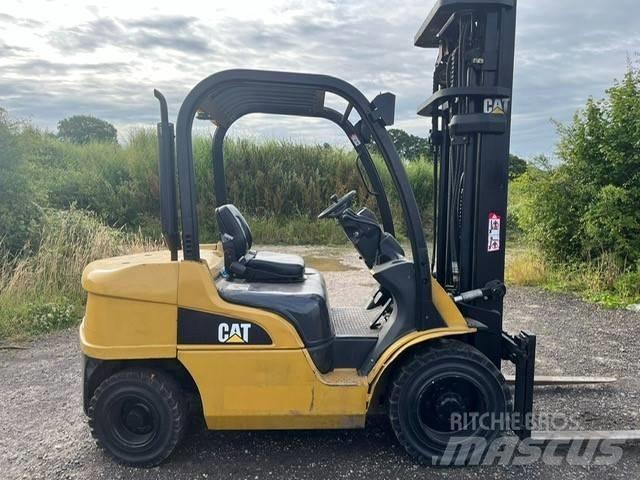 CAT DP 30 N Stivuitor diesel
