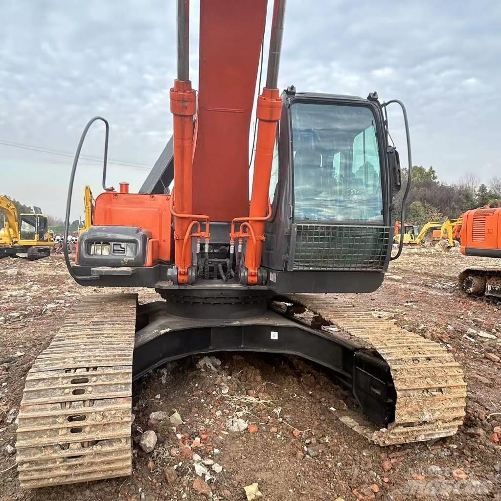 Hitachi ZX 240 Excavatoare pe șenile
