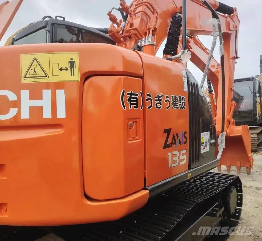 Hitachi 135US-6 Excavatoare pe șenile
