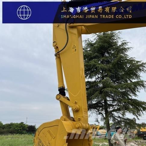 Komatsu PC 450 Excavatoare pe șenile
