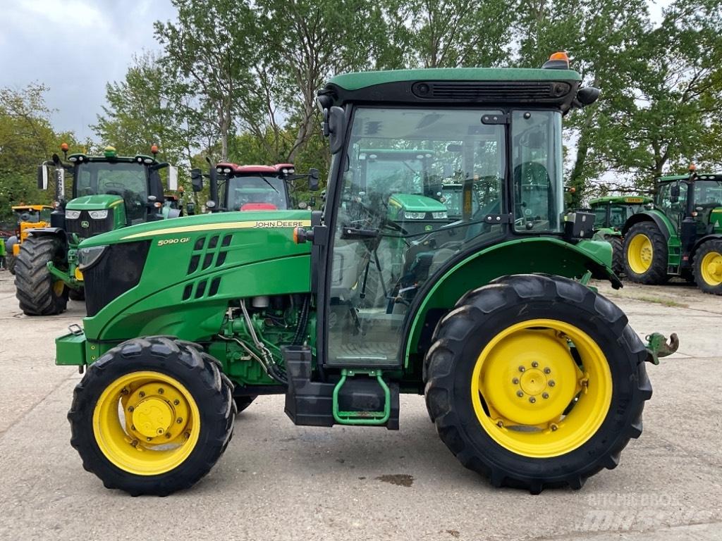 John Deere 5090 GF Tractoare