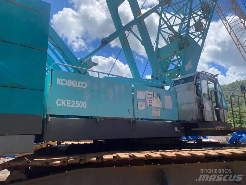 Kobelco CKE 2500 Macarele