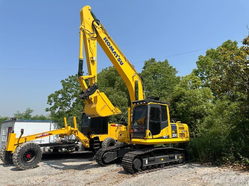 Komatsu PC200-8 Excavatoare pe șenile
