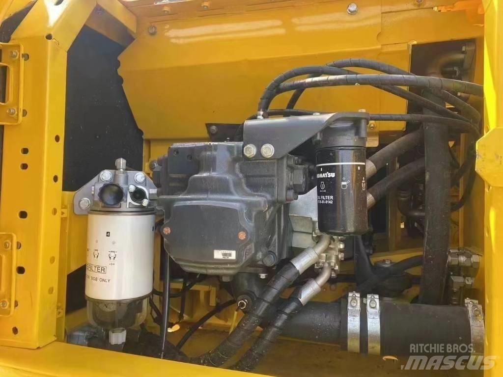 Komatsu PC 200-8 Excavatoare 7t - 12t