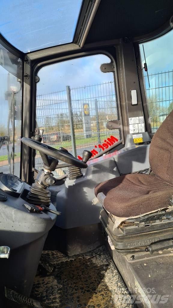Mecalac AX 700 Incarcator pe pneuri