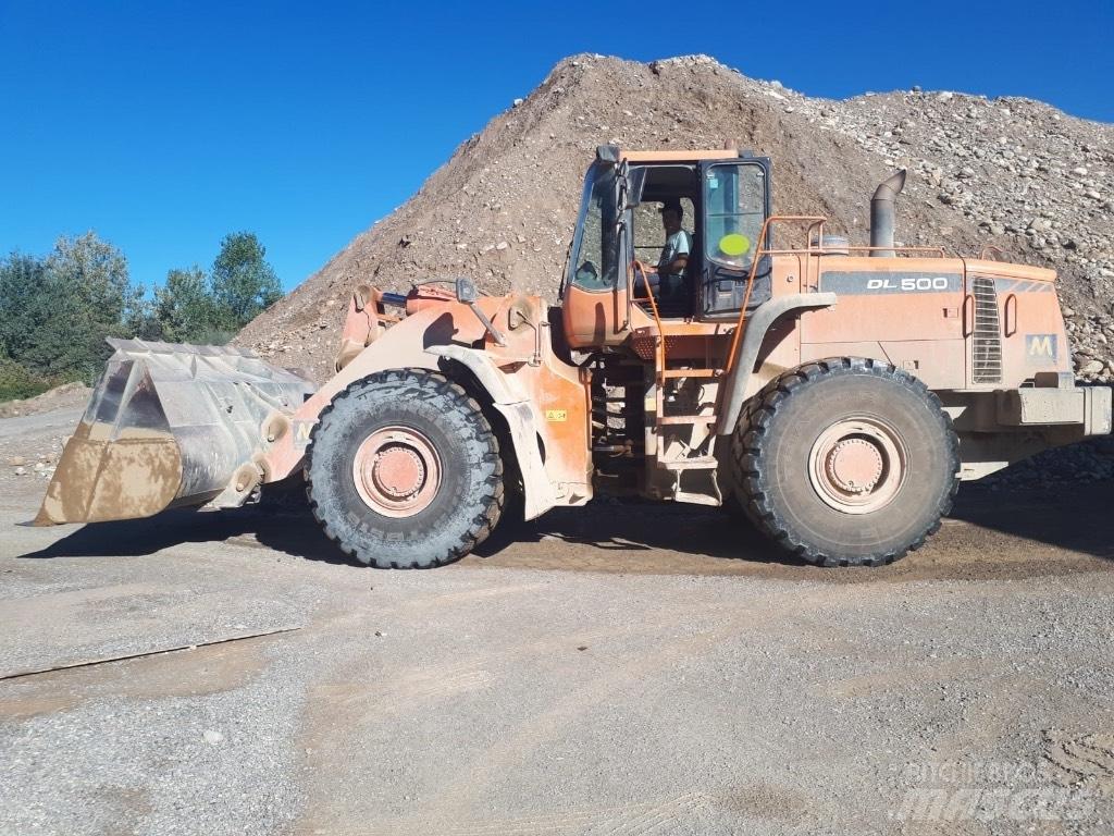 Doosan DL 500 Incarcator pe pneuri