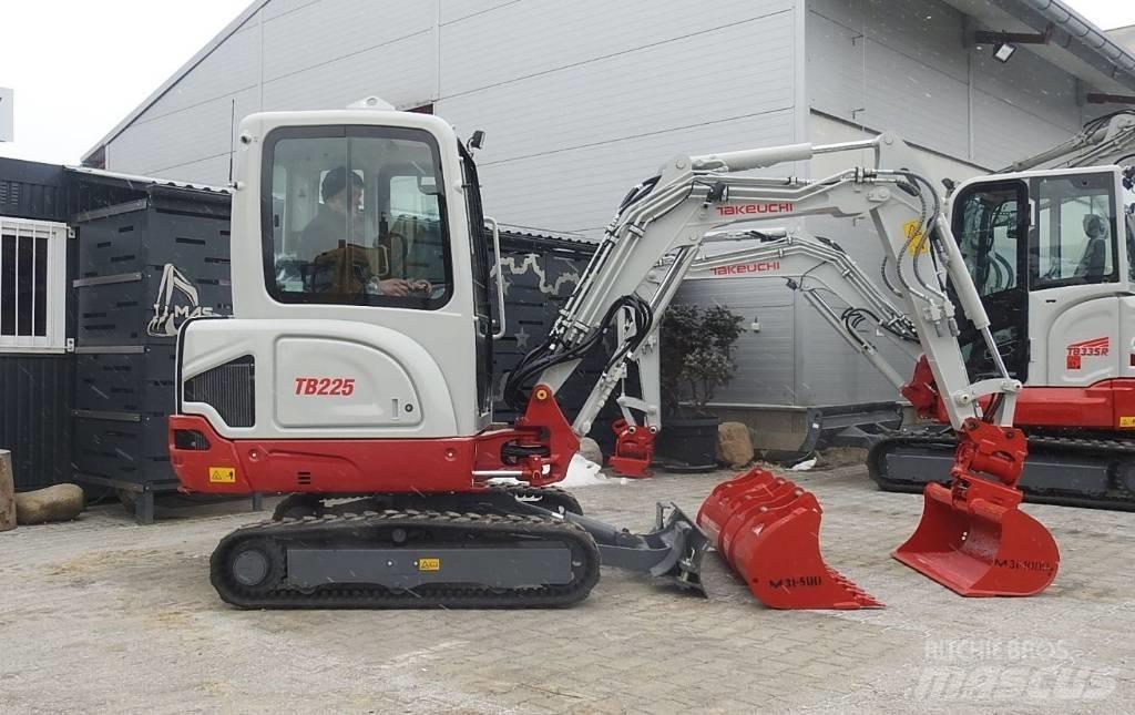 Takeuchi TB225 Mini excavatoare < 7t