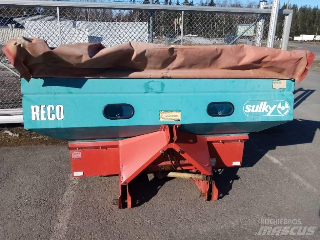 Sulky DPX 1804 Împrastierea mineralelor