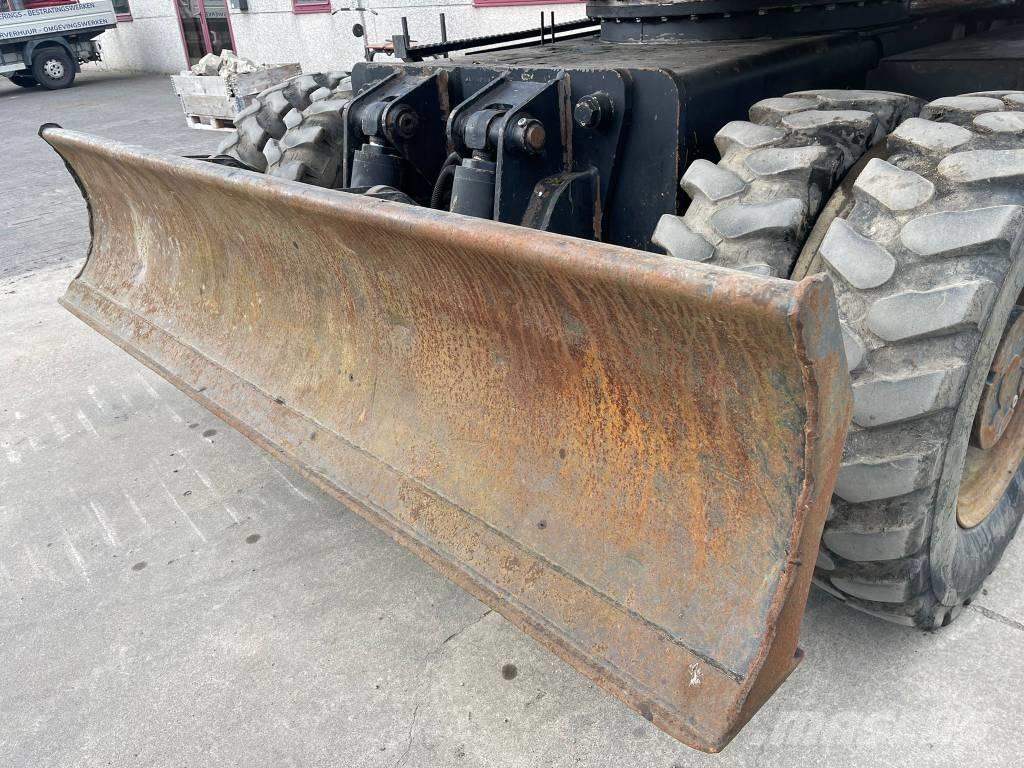JCB JS 145 W Excavatoare cu roti