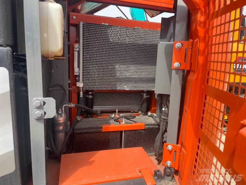Hitachi ZX 70 Excavatoare pe șenile
