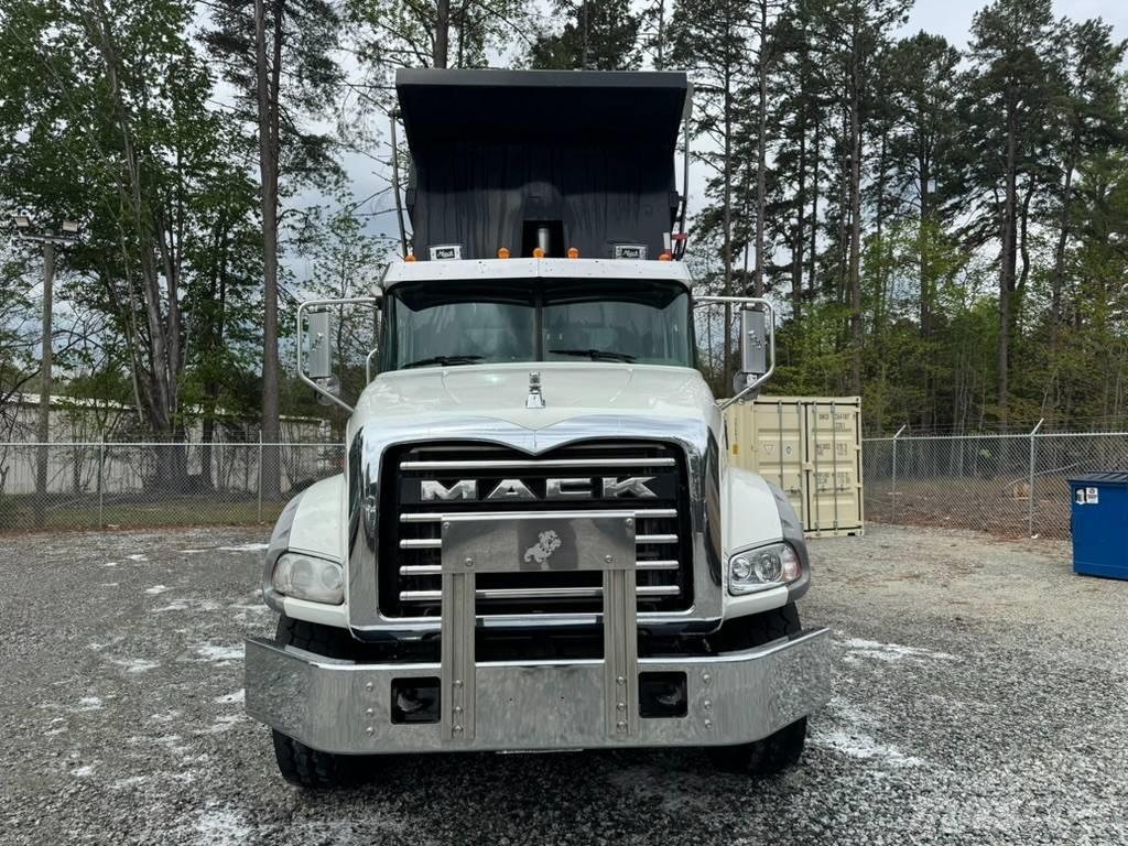 Mack GU813 Autobasculanta