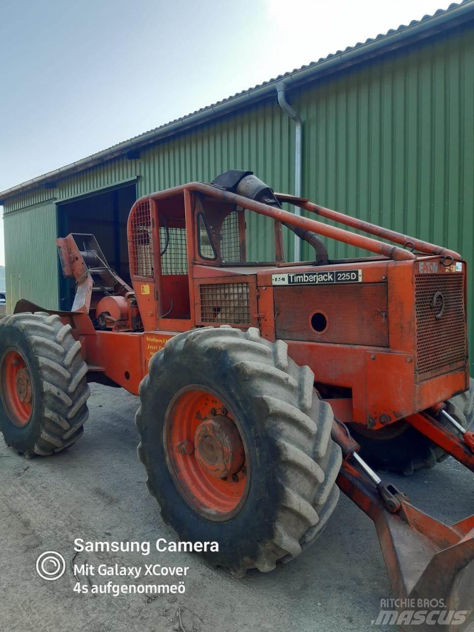 Timberjack 225 D Utilaje de manevrarea a bustenilor
