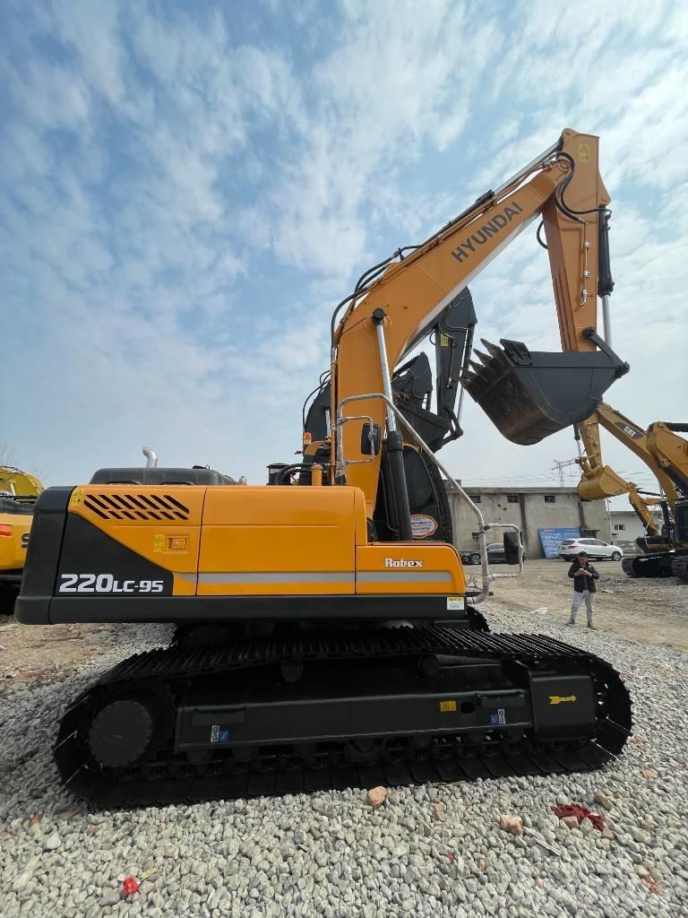 Hyundai 220 Excavatoare pe șenile
