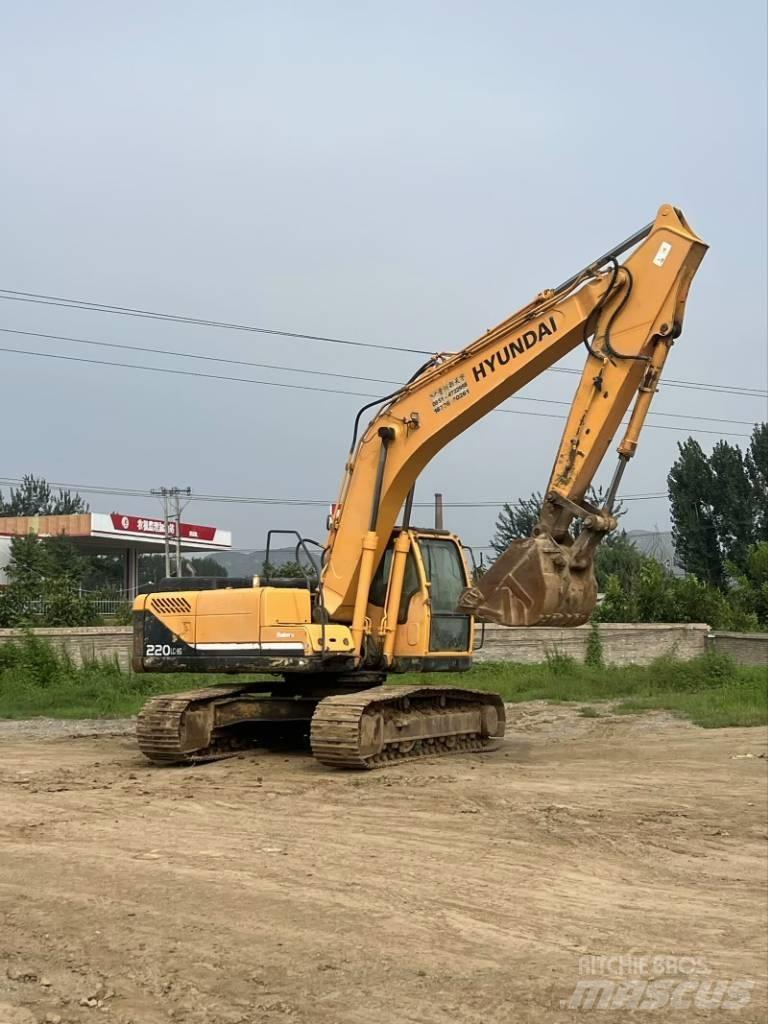 Hyundai R220-9S Excavatoare pe șenile
