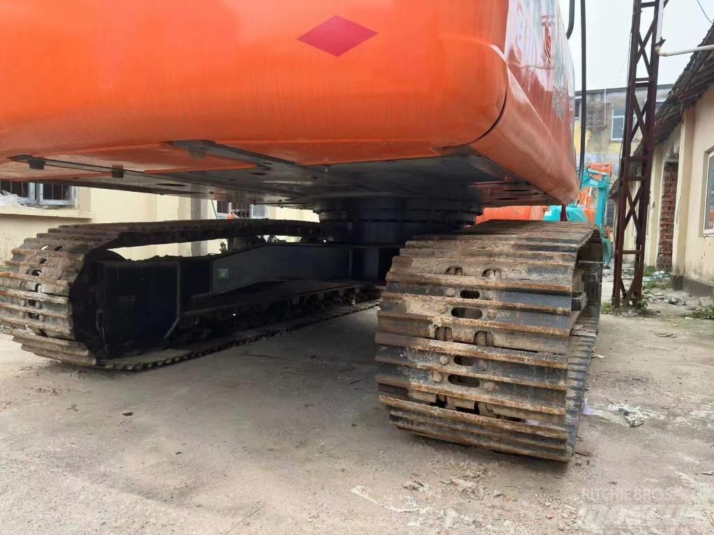 Hitachi ZX 210 Excavatoare pe șenile
