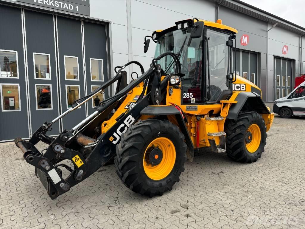 JCB 411 HT Incarcator pe pneuri