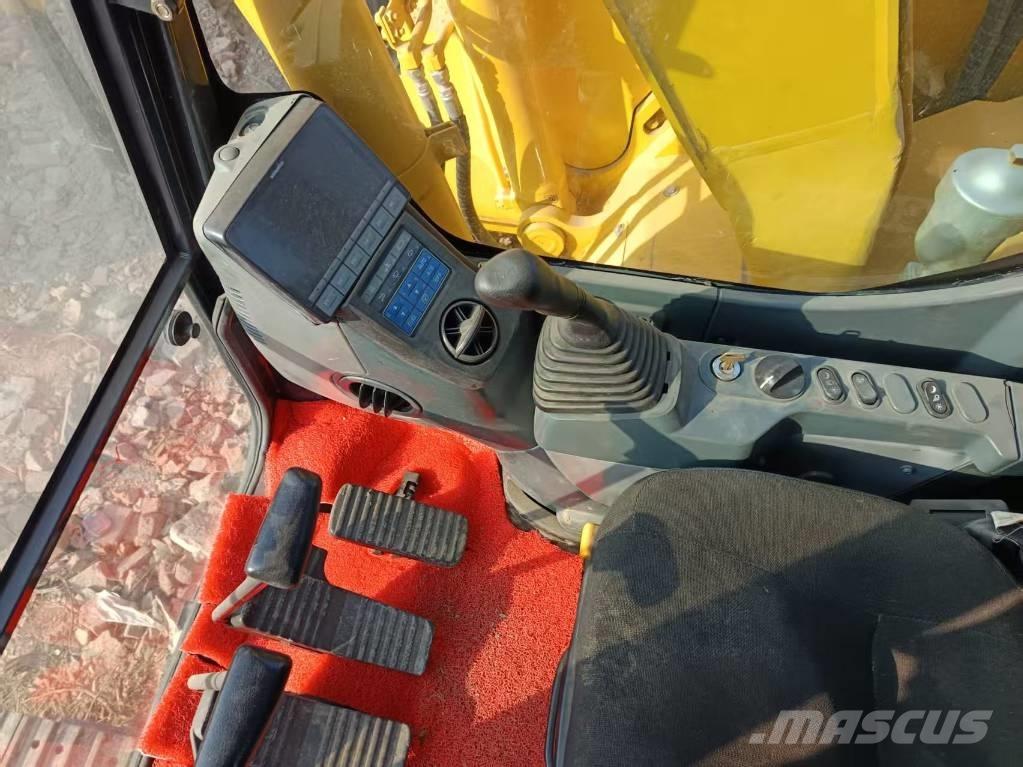 Komatsu PC 138 Excavatoare pe șenile
