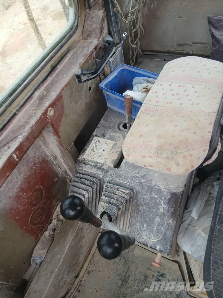 Komatsu WA 600-1 Incarcator pe pneuri