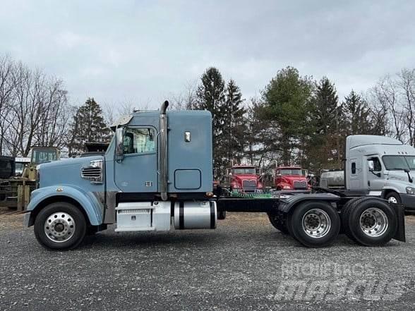 Freightliner 122SD Autotractoare