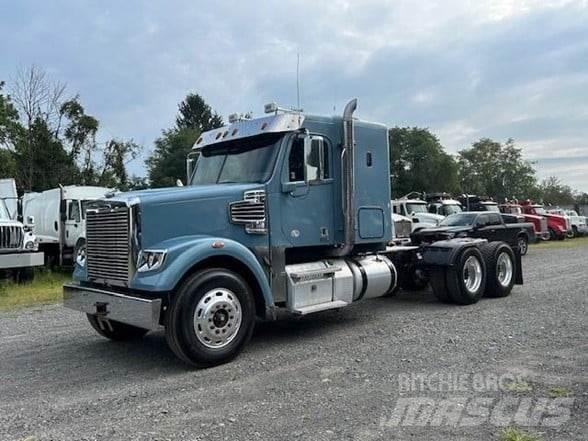 Freightliner 122SD Autotractoare