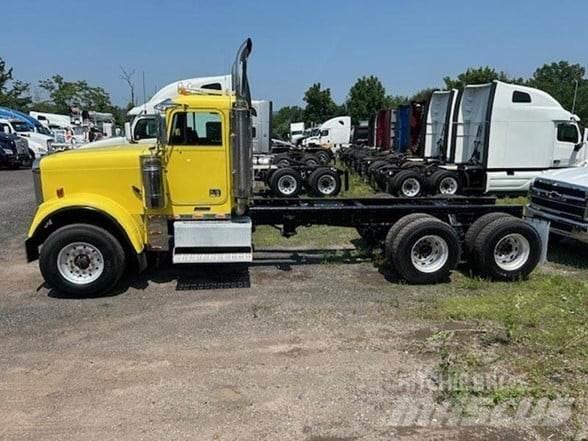 Freightliner FLD120 Camion cabina sasiu