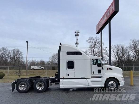 Kenworth T660 Autotractoare