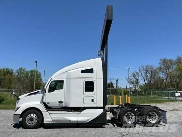 Kenworth T680 Autotractoare