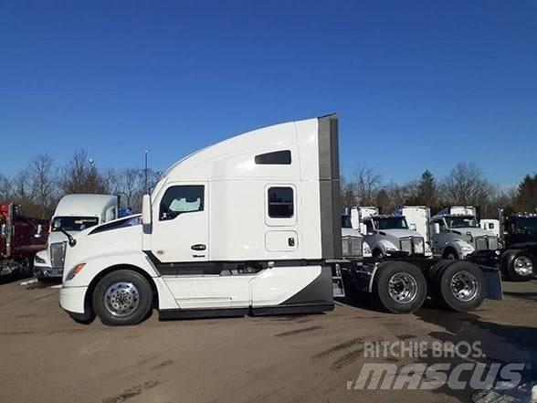 Kenworth T680 Autotractoare