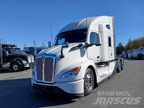 Kenworth T680 Autotractoare