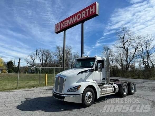 Kenworth T680 Autotractoare