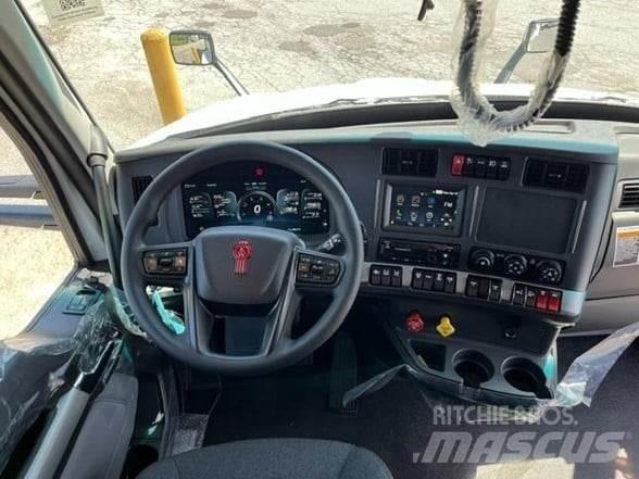 Kenworth T680 Autotractoare