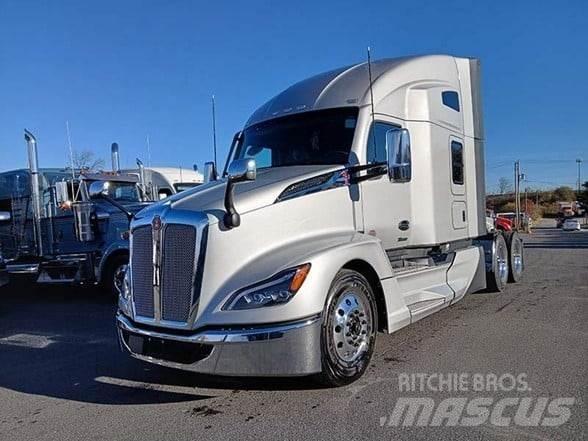 Kenworth T680 Autotractoare