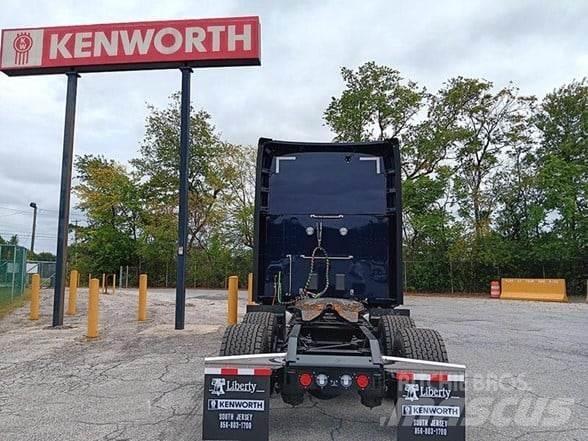 Kenworth T680 Autotractoare