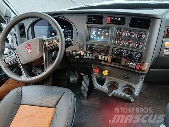 Kenworth T680 Autotractoare