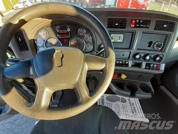 Kenworth T680 Autotractoare