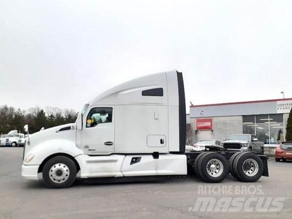 Kenworth T680 Autotractoare