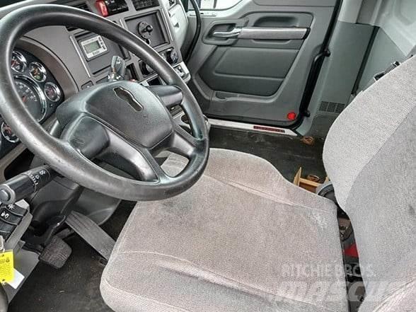 Kenworth T680 Autotractoare