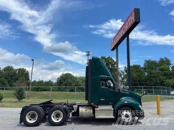 Kenworth T680 Autotractoare