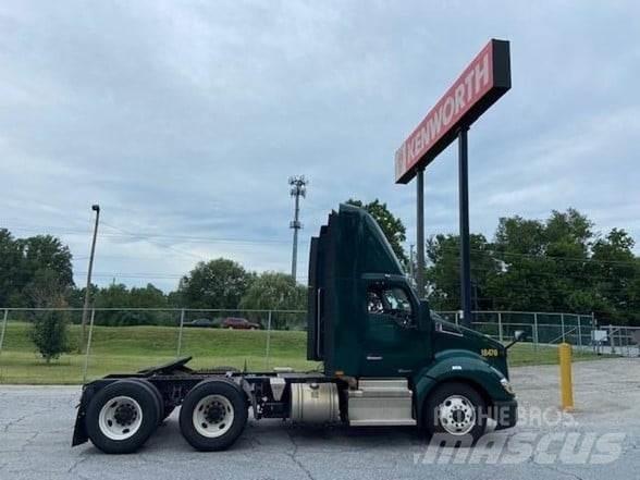 Kenworth T680 Autotractoare