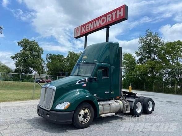 Kenworth T680 Autotractoare