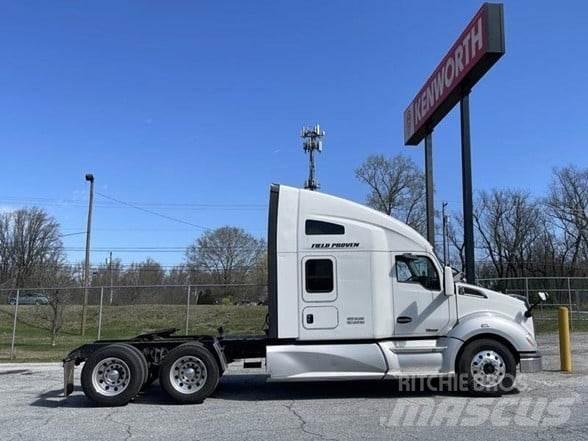 Kenworth T680 Autotractoare