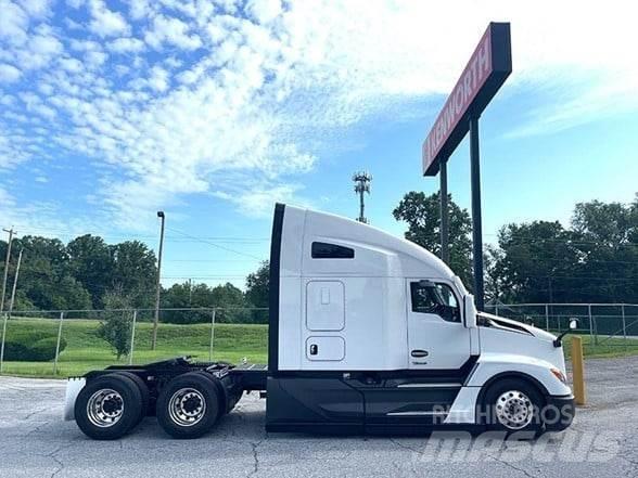 Kenworth T680 Autotractoare