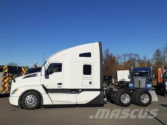 Kenworth T680 Autotractoare