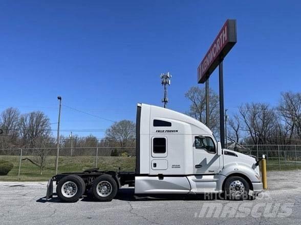 Kenworth T680 Autotractoare