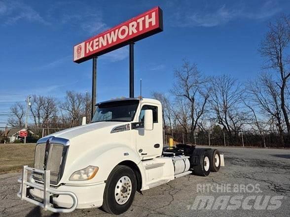 Kenworth T680 Autotractoare