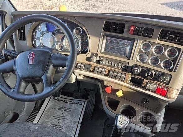Kenworth T680 Autotractoare